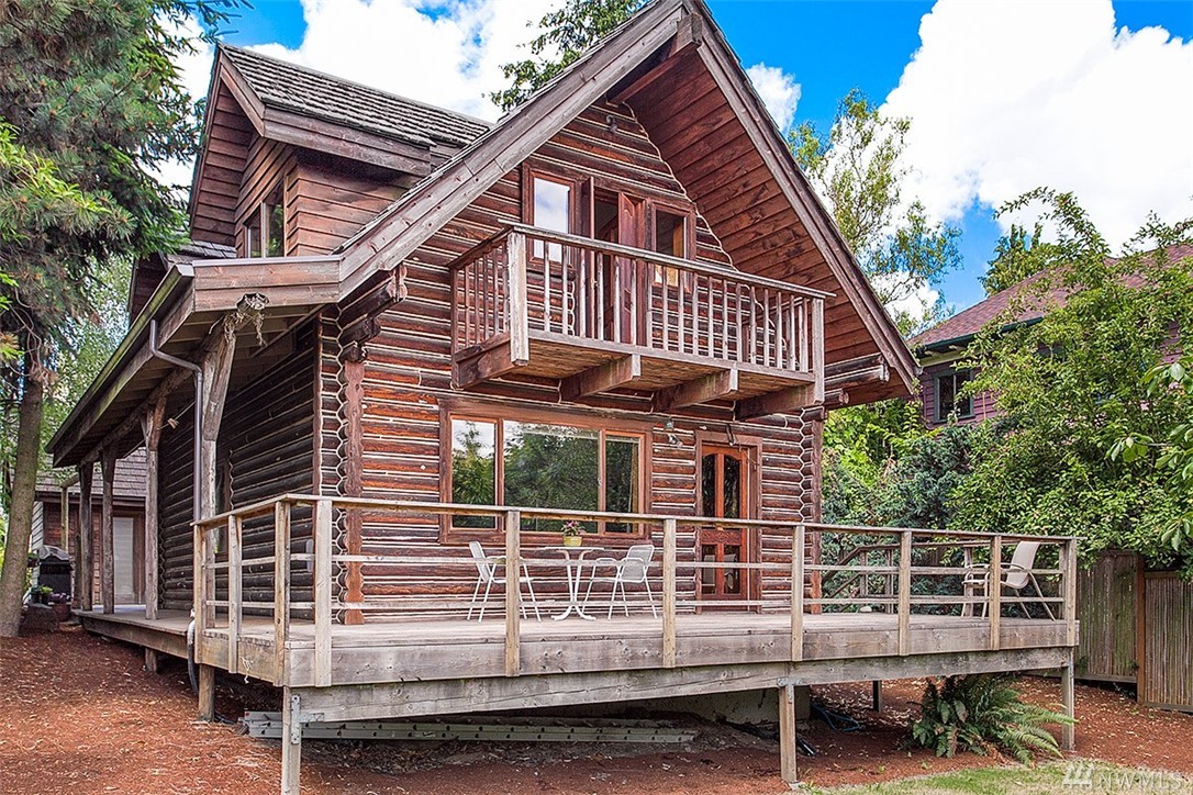 One-of-a-Kind Log Home in Beacon Hill - Urban Living