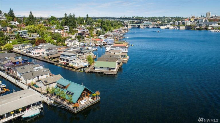 The Jewel of Portage Bay - Urban Living