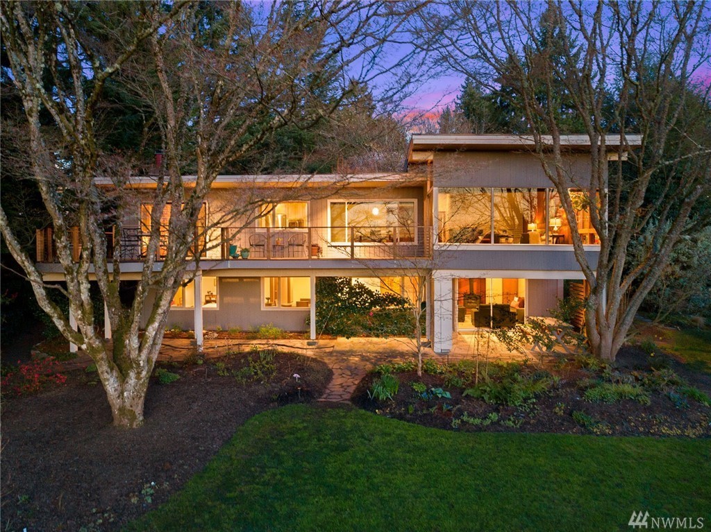 Mercer Island Mid-Century on Pear Tree Lane - Urban Living