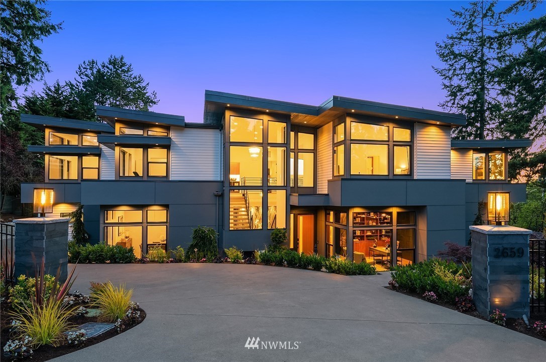 Custom NW contemporary in Clyde Hill - Urban Living